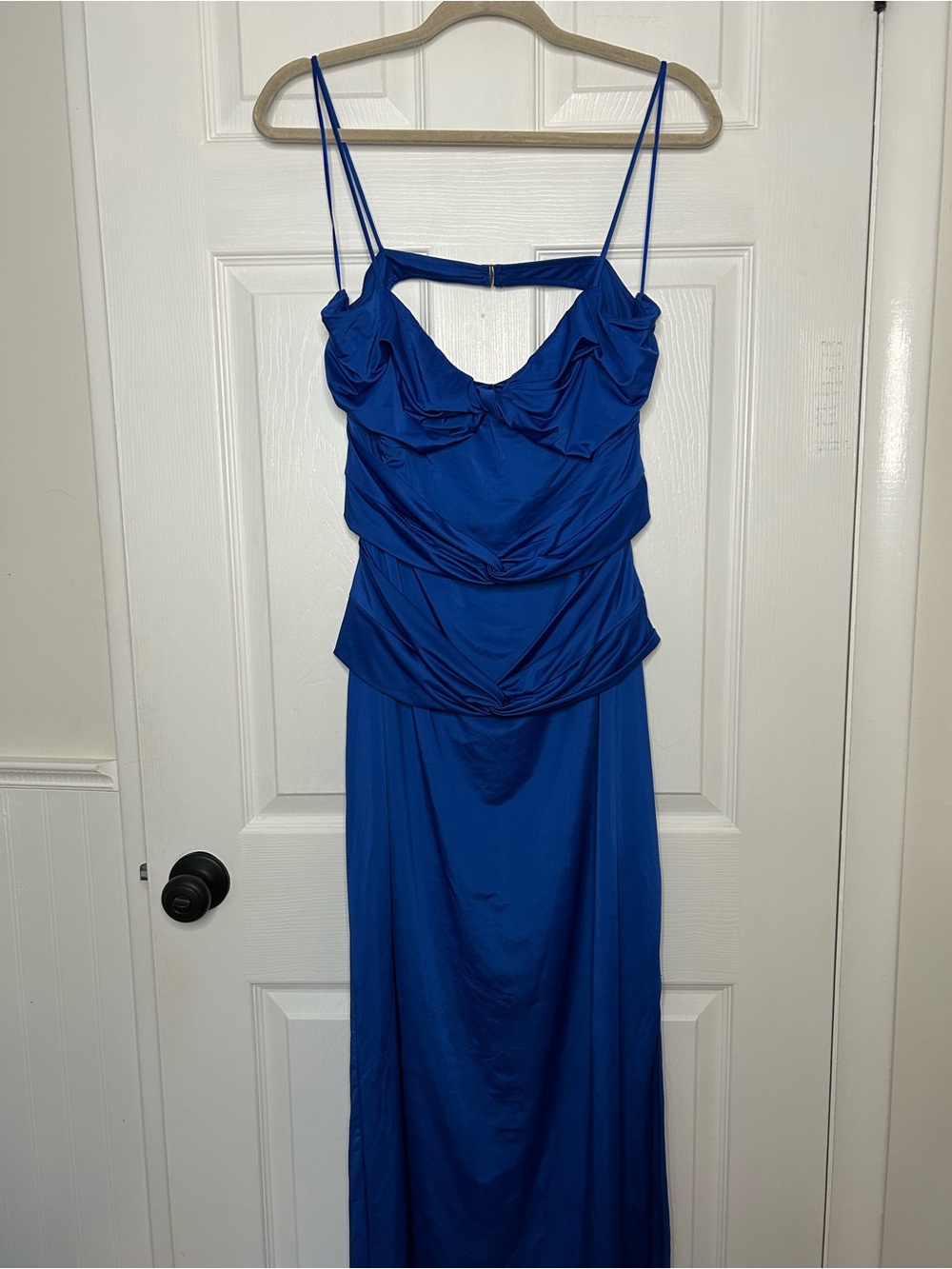 Sunday in Brooklyn Twist-Front Fitted Midi Dress - Picture 5 of 16